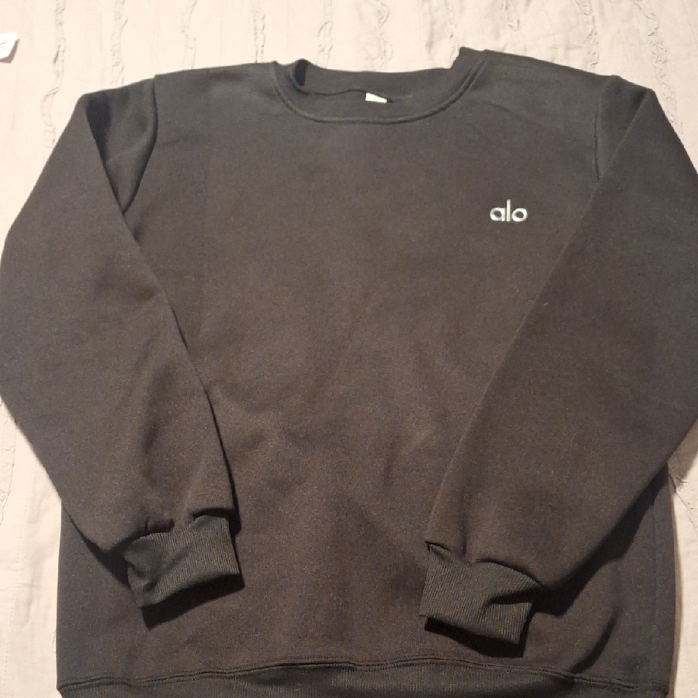 Black Crewneck Sweatshirt